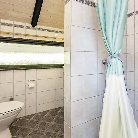 6 Person In Vaeggerlose-by Traum