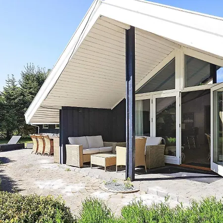 6 Person In Vaeggerlose-by Traum *