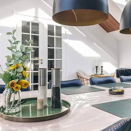 6 Person In Vaeggerlose-by Traum